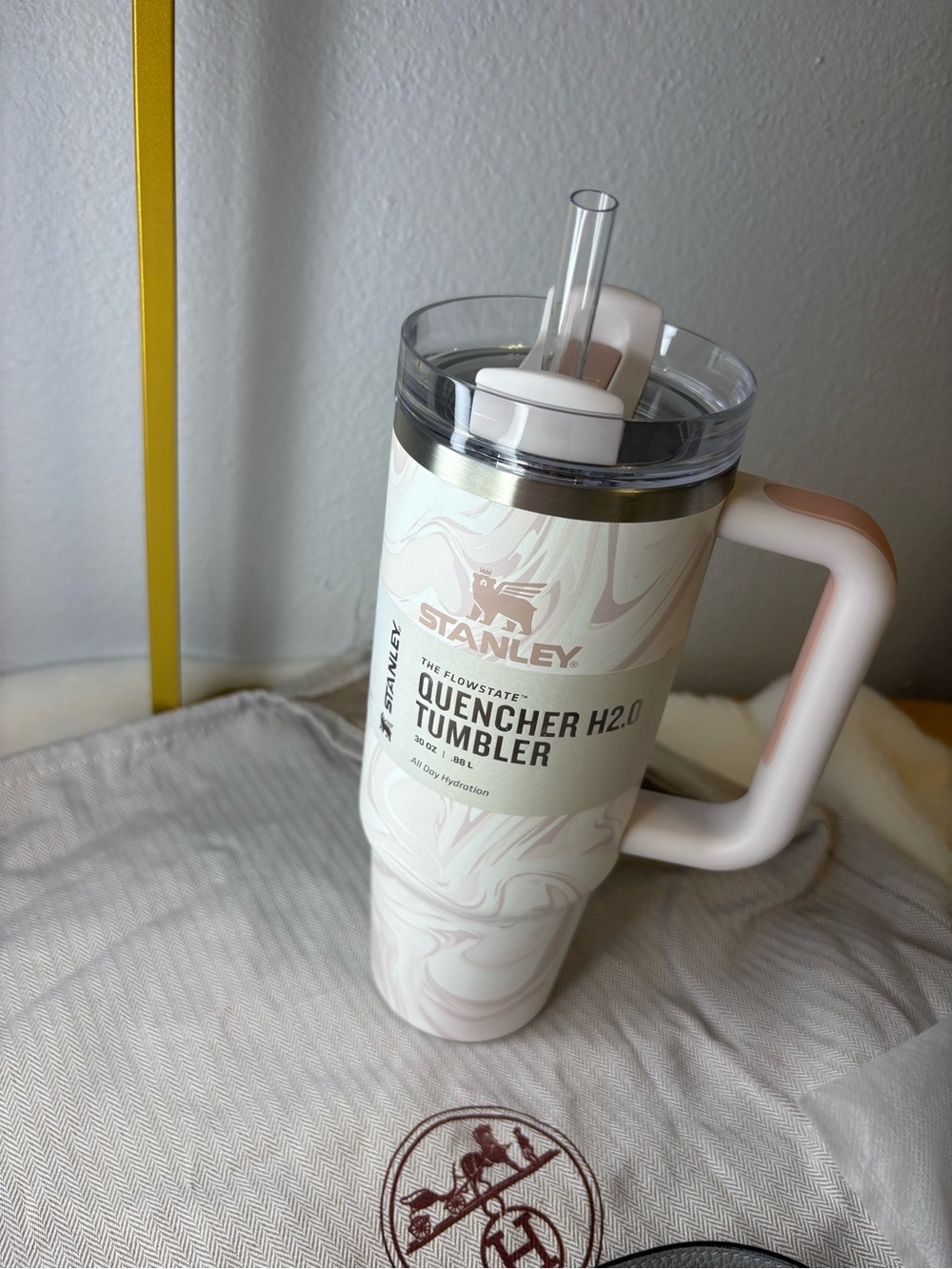 STANLEY 30 oz. Quencher H2.0 FlowState Tumbler, Rose Quartz Swirl - Picture 4 of 9